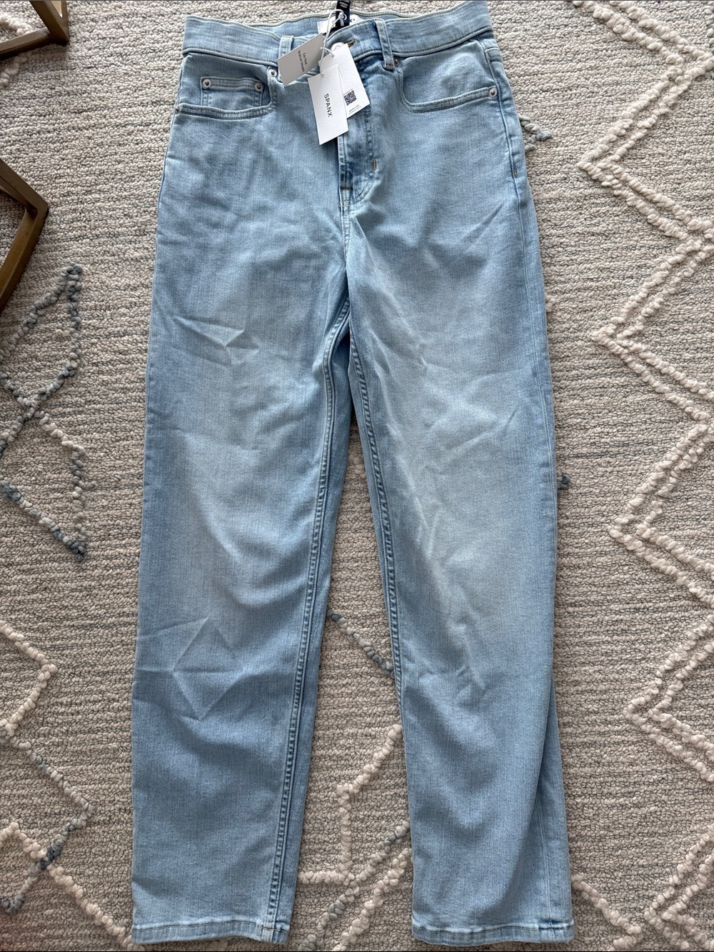 Spanx NWT Size 8 Fitsense Slim Straight Jean Light Denim turner Wash